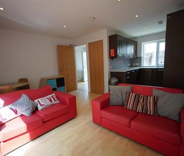 4 bedroom apartment to rent - Photo 1