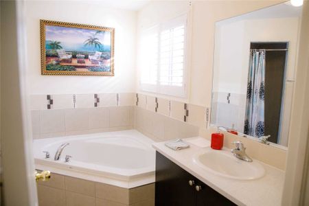 For Lease - 241 Torbarrie Road, Toronto, Ontario - Photo 2