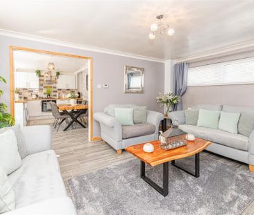 3 bed House - End Terrace To Let - Photo 4