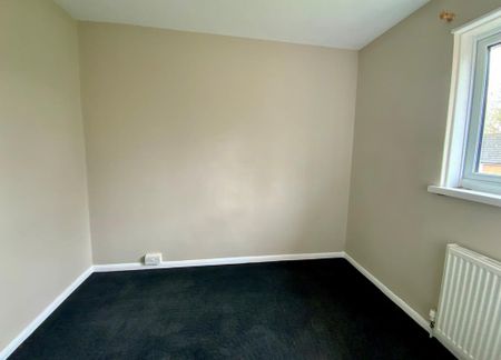 4 bedroom semi-detached house to rent - Photo 5