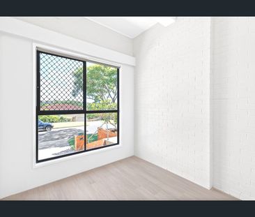 Lovely low set family home | Mansfield Catchment | Extra study | La... - Photo 1