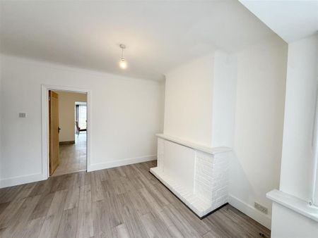 3 bedroom property to rent - Photo 2