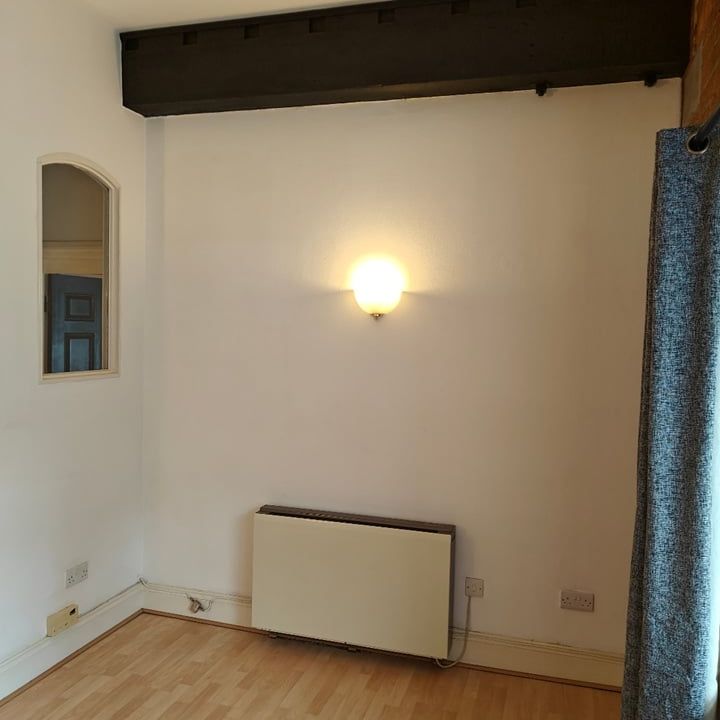1 Bed Flat, Ferry Street, BS1 - Photo 1