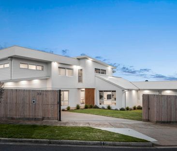 Stunning Home with Ocean Views! - Photo 6