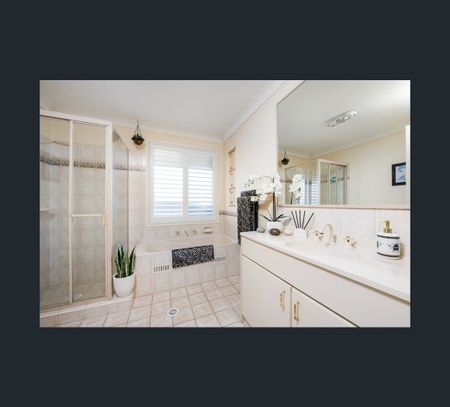 21 Hillcrest Ave, Bateau Bay, NSW 2261 - Photo 3