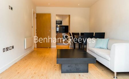 2 Bedroom flat to rent in Curtiss House, Heritage Avenue, NW9 - Photo 4