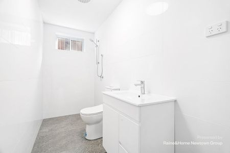 Renovated Large Family Home with Expansive Rear Garden - Photo 5