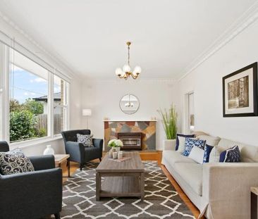 3 BEDROOMS PLUS A BUNGALOW | FAMILY WARMTH AND COMFORT! - Photo 4