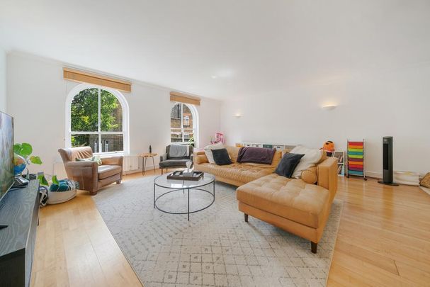 4 bedroom townhouse to rent - Photo 1