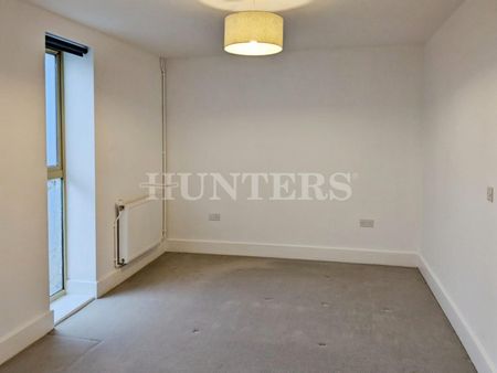 2 bedroom Flat To Let Total Size: 1055 SQ FT - Photo 4