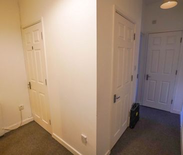 3 Bedroom Flat To Rent in Lansdowne - £1,350 pcm Tenancy Info - Photo 5