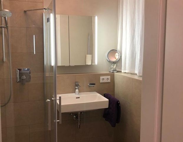 2 gästezi je eig. Bad u eig. Zugang zur Expo Real Estate - Photo 1