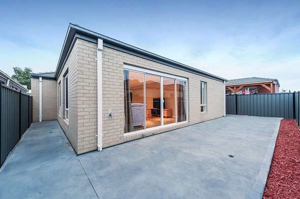 Low Maintenance Family Home - Photo 1