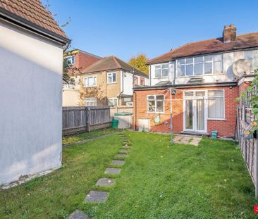 3 bedroom semi-detached house to rent - Photo 3