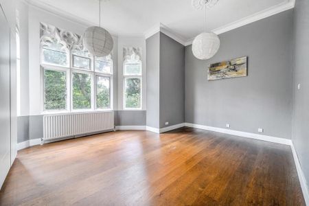 4 bedroom flat to rent - Photo 2