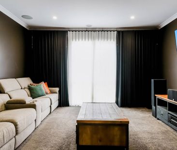 QUALITY FAMILY HOME! - Photo 2