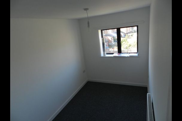 2 Bed Flat, Craven Street, CV5 - Photo 1