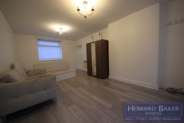 Kenmore Gardens, Edgware, HA8 - Photo 1