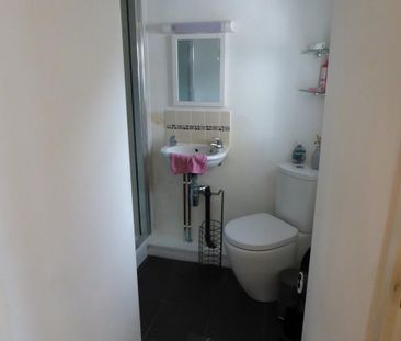 2 bedroom detached house to rent - Photo 5