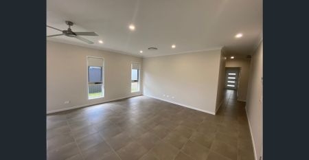 Stunning Family Home at 7 Bokhara Way, Jimboomba - Photo 3