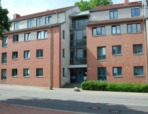 Wohnung sucht Familie: geräumige 3-Zimmer-Wohnung (nur mit WBS ) - Photo 1