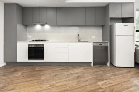 Gorgeous ONE BEDROOM Apartment with Parking - Photo 4