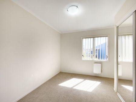 Stanhope Road - 3 Bedroom - 1 Bathroom - 2 Carparks - Photo 3