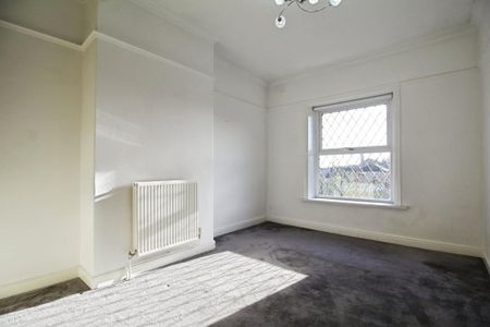 2 bedroom end of terrace house to rent - Photo 4