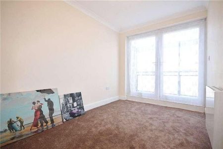 Runnymede Court, Egham, TW20 - Photo 4