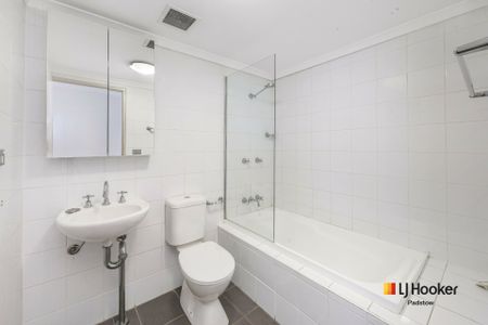 Stylish & Light-Filled Apartment in the Heart of Revesby - Photo 3