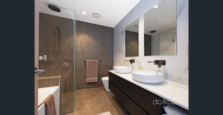 Contemporary family home in a prime Concord location - Photo 4