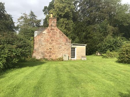 Phesdo Cottage is a 2 bed detached traditional cottage located close to the pretty village of Fettercairn. - Photo 2