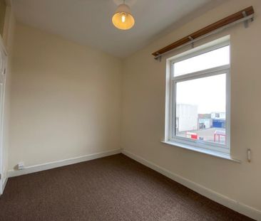 1 bedroom Flat To Let - Photo 4