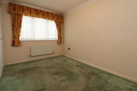 4 bedroom detached house to rent - Photo 3