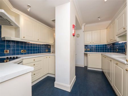 3 bedroom apartment to rent - Photo 5