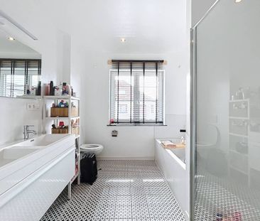 Charmant huis te huur in Harelbeke - Photo 2