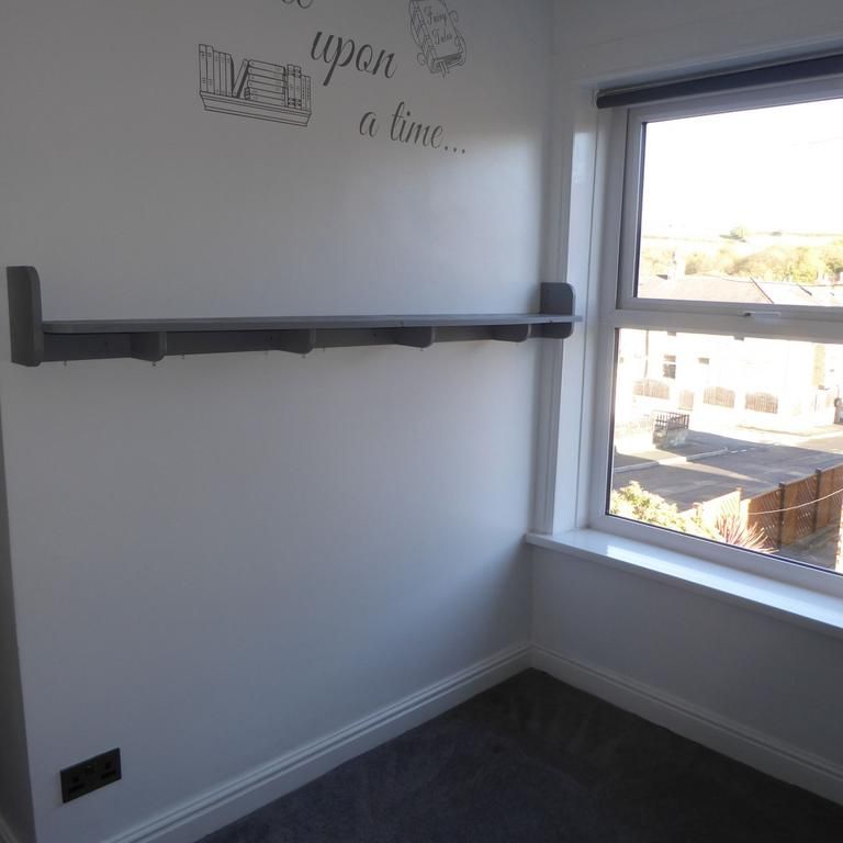2 bedroom terraced house to rent - Photo 1