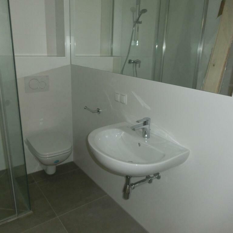 Zentrum, barriefreie sanierte 1,5 ZI mit Top Ausstattung, in Innenhoflage, unbefristete Miete - Photo 1