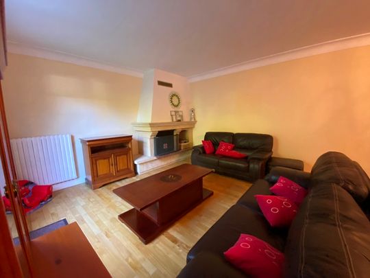 A Louer. Disponible Immédiatement. Briec, Maison Meublée avec un Jardin et un Garage ! - Photo 1