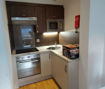 Giles Apartment (2 Bedroom) - Photo 6