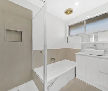 Affordable, spacious, Light filled family home in Epping - Photo 4