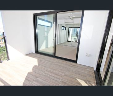406/9 Hooker Blvd, Broadbeach Waters, Qld 4218 - Photo 6