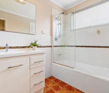 Spacious Split-Level Family Home with Great Outdoor Living ! - Photo 5