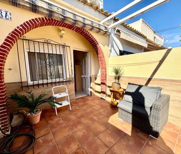 Villa in Torrevieja, Playa de los Locos, for rent - Photo 2