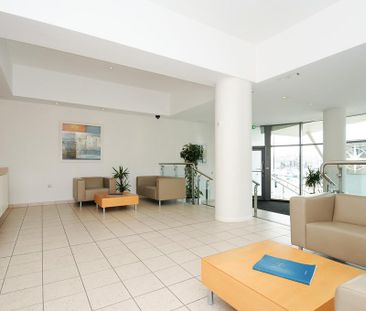 2 bedroom penthouse to rent - Photo 5