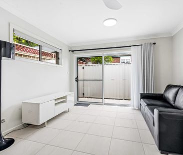 Brand new, furnished granny flat with private entry - Photo 1