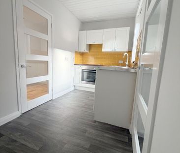 118 Ebor Street, BT126NQ, Belfast - Photo 3