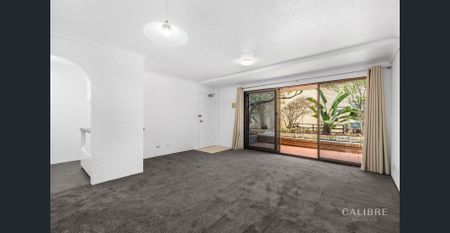 Renovated and fully air conditioned ground floor apartment - Photo 2