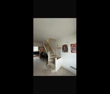 2 Bed Maisonette, Lower Addiscombe Road, CR0 - Photo 2