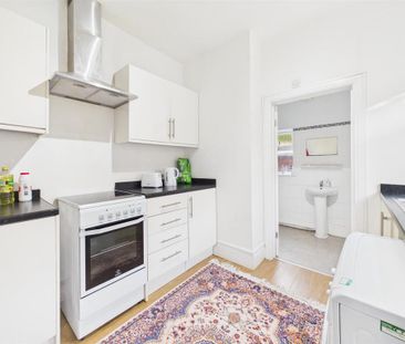 1 bedroom ground floor flat to rent - Photo 3